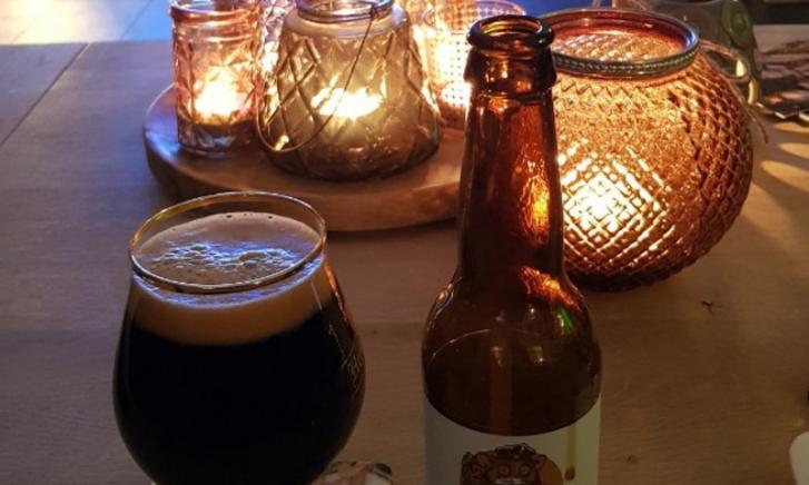 van moll ons blackie bier in glas